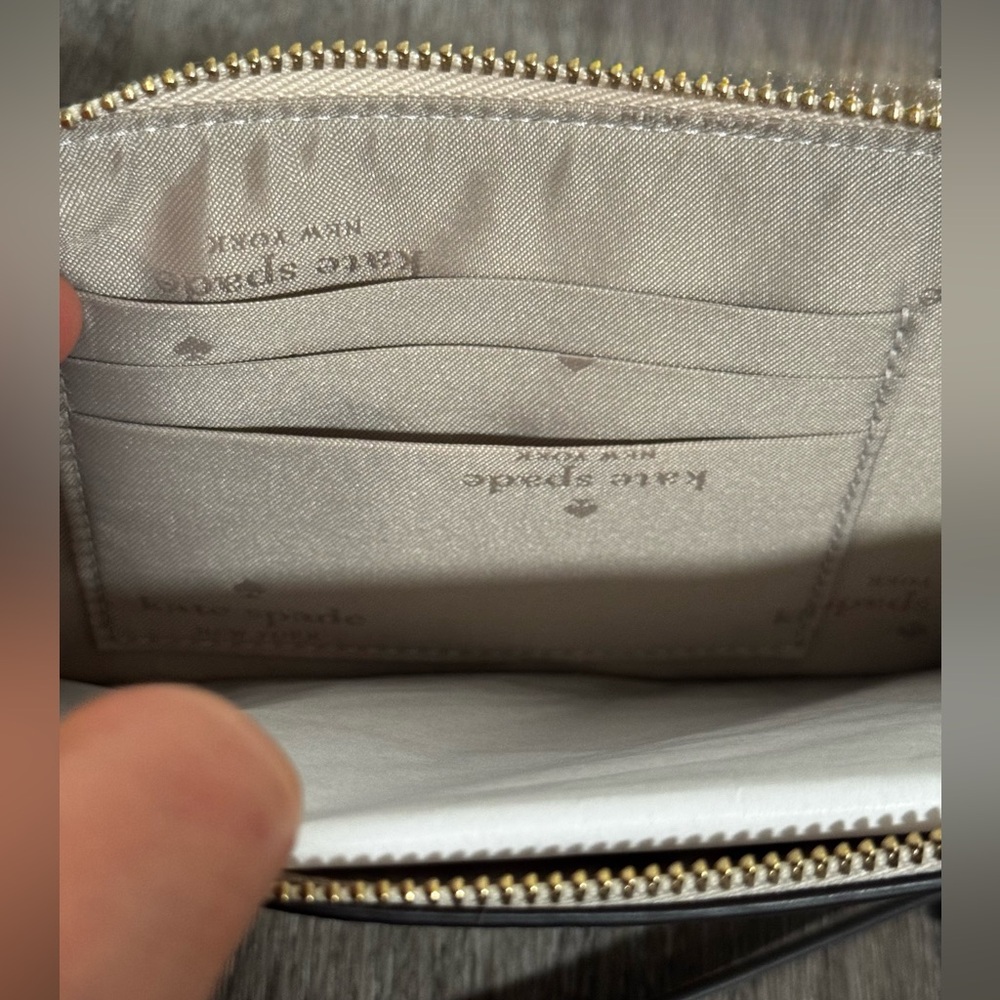 Kate Spade L-Zip Wristlet, NWT - Picture 11 of 14